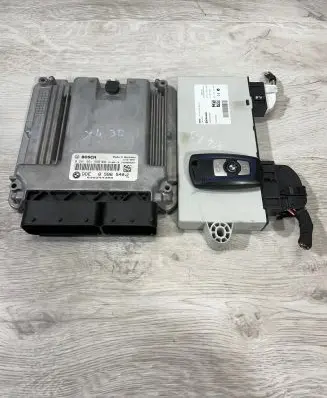 BMW X4 F26 Engine control unit/module 8586540 030344388 0281031950