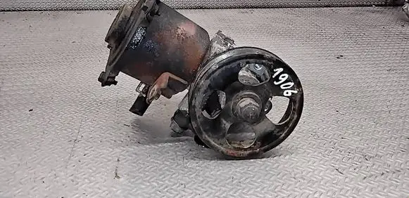 Subaru Forester SF Power steering pump 