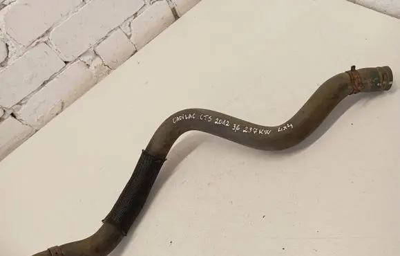 Cadillac CTS Engine coolant pipe/hose 20858770