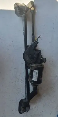 Hyundai Santa Fe Front wiper linkage and motor 981102B000