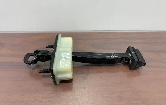 Alfa Romeo Stelvio Front door check strap stopper