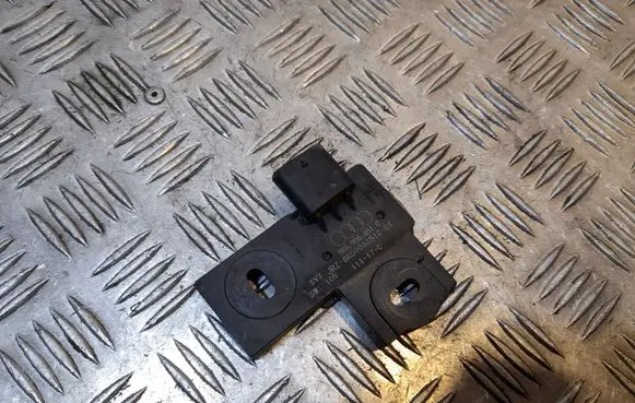 Audi A4 S4 B9 Fuel level sensor 8K0906651C