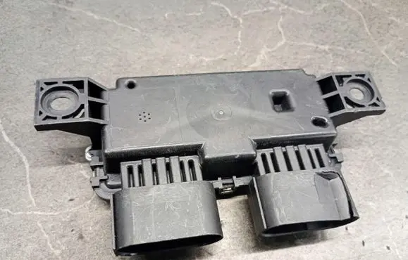 Mercedes-Benz C W206 Fuel pump relay a0009007413