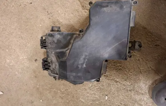 Audi A6 S6 C6 4F Fuse box cover 4F2937575A