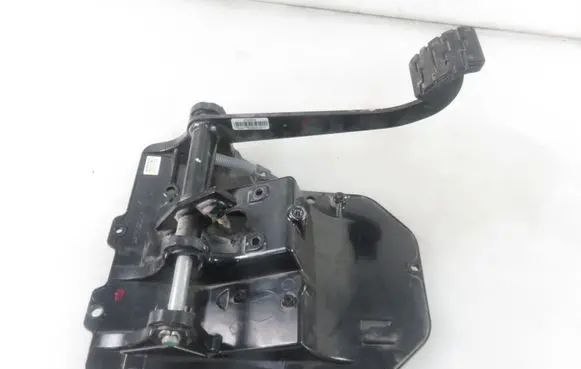 Volvo XC90 Brake pedal 82424691 82424679