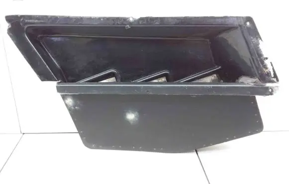 Jaguar XJS Rear vent window glass 