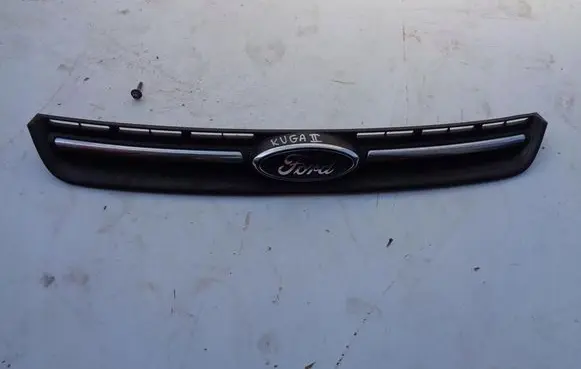 Ford Kuga II Front bumper upper radiator grill