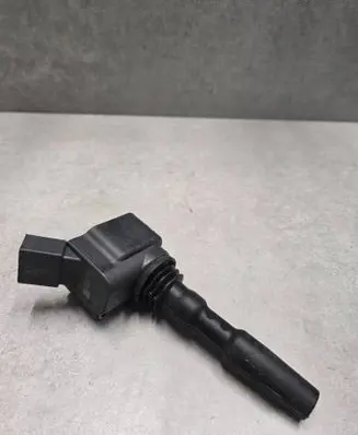 Volkswagen Polo VI High voltage ignition coil 04E905110M 233341 77300012