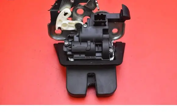 Audi A4 S4 B8 8K Tailgate/trunk/boot lock/catch/latch