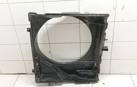 Nissan Navara D40 Radiator trim 