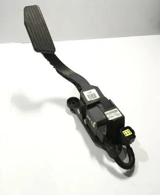 Hyundai Tucson JM Accelerator throttle pedal 327262E930 01520815 2E930