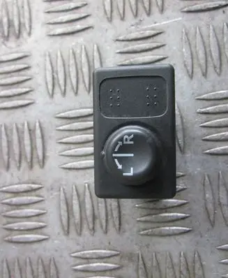 Nissan Primera Wing mirror switch