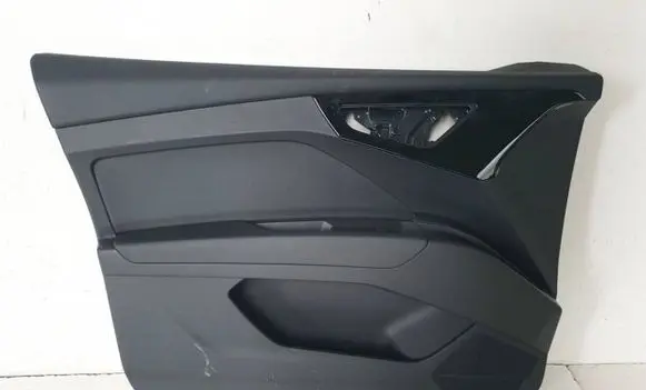 Audi Q4 Sportback e-tron Front door card panel trim
