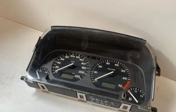 Volkswagen Golf III Speedometer (instrument cluster) 7H0919860C 0263300349