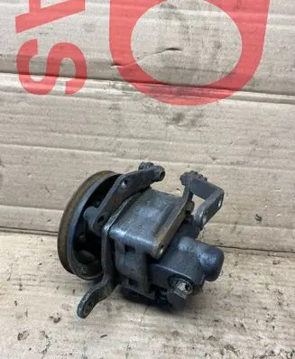 BMW 5 E34 Power steering pump 1132987