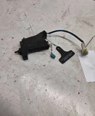 Hyundai Sonata Fuel tank cap lock motor 1234