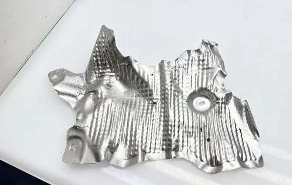 Nissan Juke II F16 Heat shield in engine bay 
