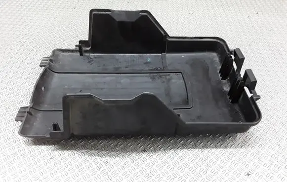 Audi A3 S3 A3 Sportback 8P Battery box tray cover/lid 1K0915443C