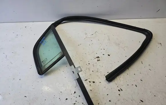 Opel Mokka X Front door vent window glass four-door 