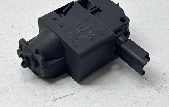 Peugeot Traveller Fuel tank cap lock motor 9808749980
