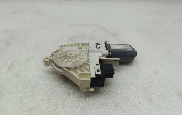 Audi A6 S6 C6 4F Front door window regulator motor 4F0959802B 00000 1101997008105