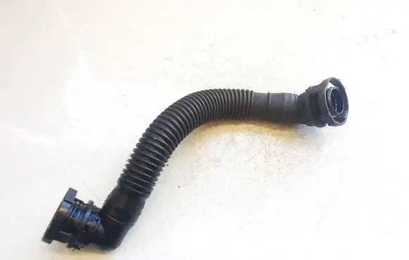 Volkswagen PASSAT B7 Breather hose/pipe 03l103493af