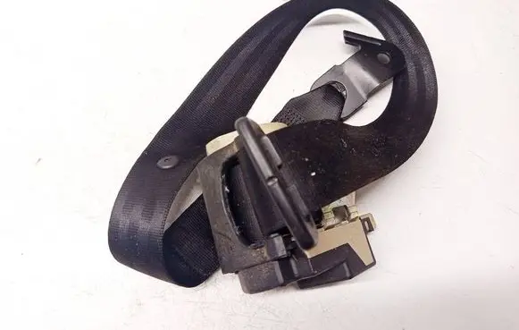 Volkswagen Golf Plus Rear seatbelt 
