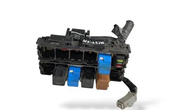 Nissan Pathfinder R51 Fuse module 252309F920 252309F910 2523079963