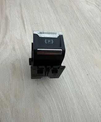 Peugeot 5008 II Hand parking brake switch 9810693577