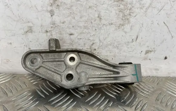 Volvo XC40 Gearbox mount 82222100 8888765544
