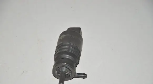 BMW X5 E53 Windscreen/windshield washer pump