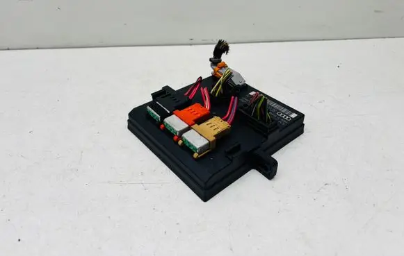Audi A4 S4 B7 8E 8H Comfort/convenience module 8E0907279N B5S7C16B6A