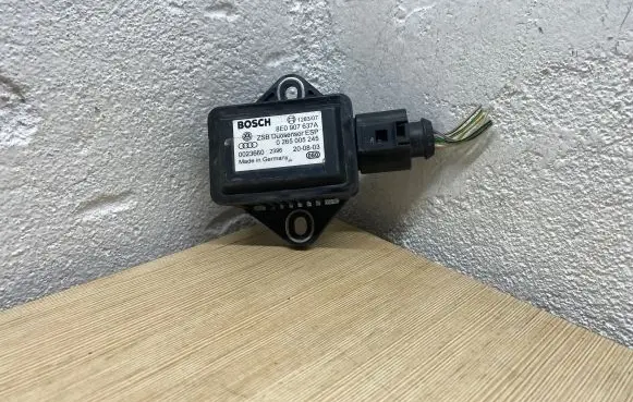 Audi A4 S4 B6 8E 8H ESP acceleration yaw rate sensor 8E0907637A 0265005245