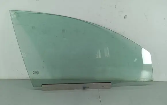 Opel Vectra C Front door window glass four-door