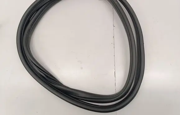 BMW iX1 Rubber seal rear door 