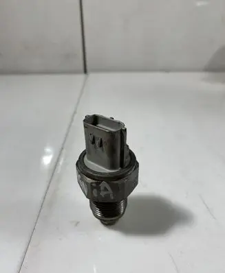 Fuel pressure sensor