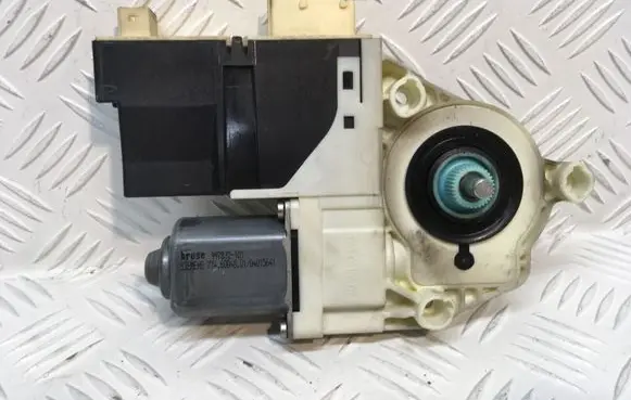 Citroen C4 I Front door window regulator motor 997832101