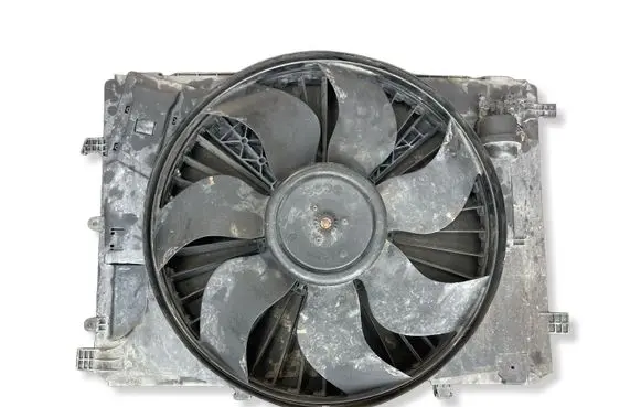 Mercedes-Benz E W212 Electric radiator cooling fan A2045000755