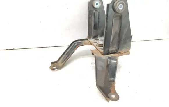Toyota Avensis T250 ABS pump bracket 