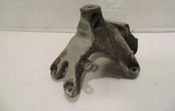Audi A4 S4 B8 8K Engine mounting bracket