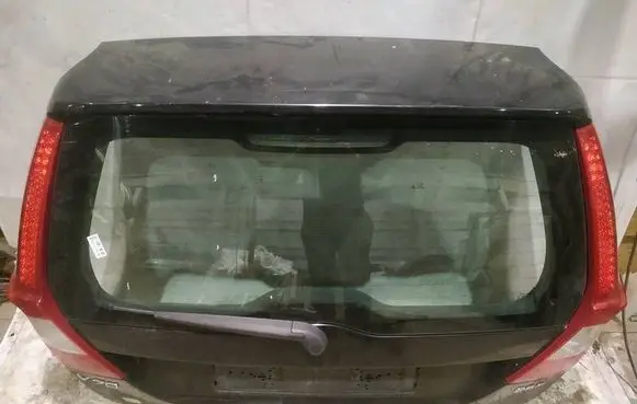Volvo V70 Tailgate/trunk/boot lid JUODAS