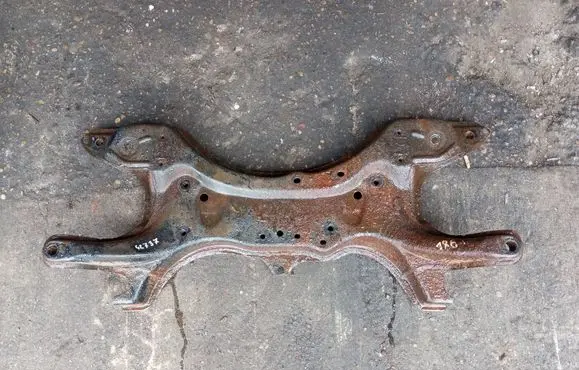 Toyota Corolla Verso E121 Front subframe