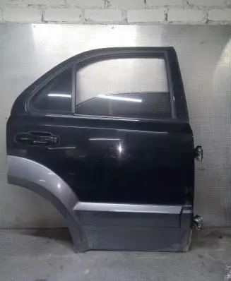 KIA Sorento Rear door