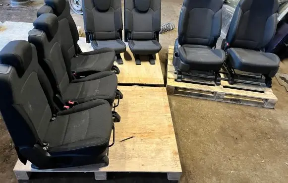 KIA Carens III Seat set 