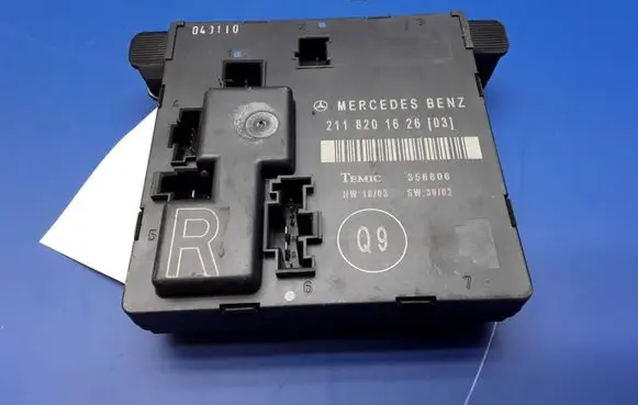 Mercedes-Benz E W211 Door control unit/module 2118201626