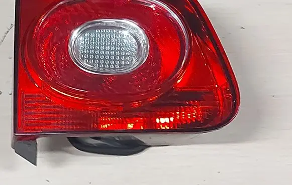 Volkswagen Tiguan Tailgate rear/tail lights 5N0945093C
