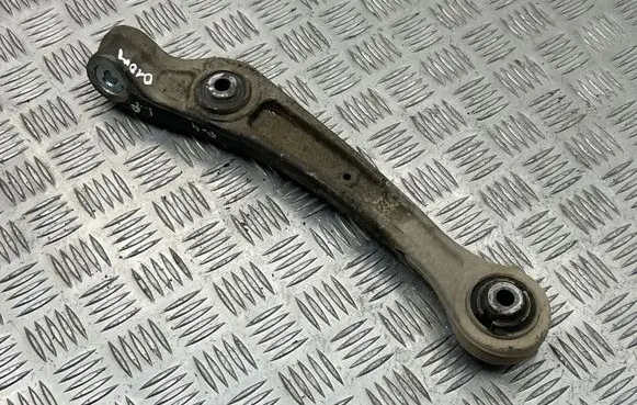 Front lower control arm/wishbone