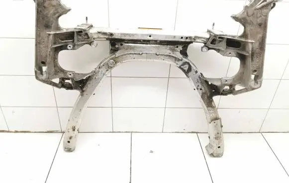 BMW 5 E60 E61 Front subframe 6759462 6759461 440678696