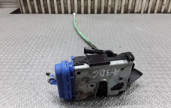 Audi A3 S3 8L Rear door lock 8D0839016A