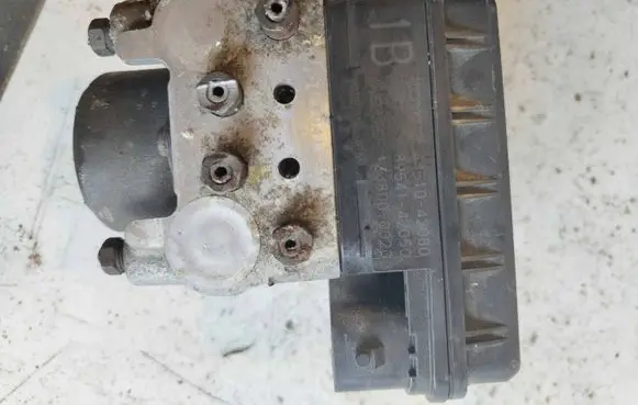 Toyota RAV 4 (XA20) ABS Pump 4451042080